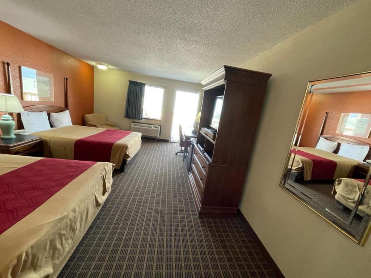 Knights Inn & Suites Emporia Ngoại thất bức ảnh
