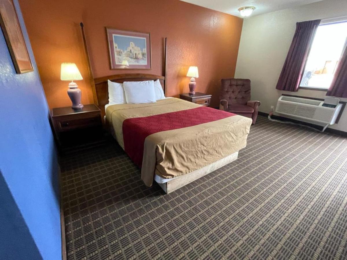 Knights Inn & Suites Emporia Ngoại thất bức ảnh