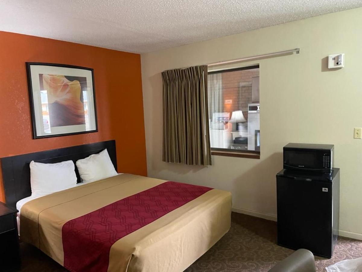 Knights Inn & Suites Emporia Ngoại thất bức ảnh