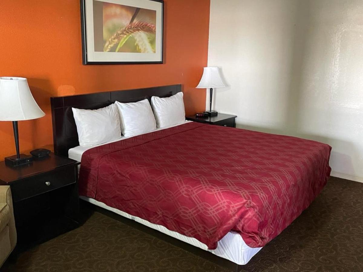 Knights Inn & Suites Emporia Ngoại thất bức ảnh