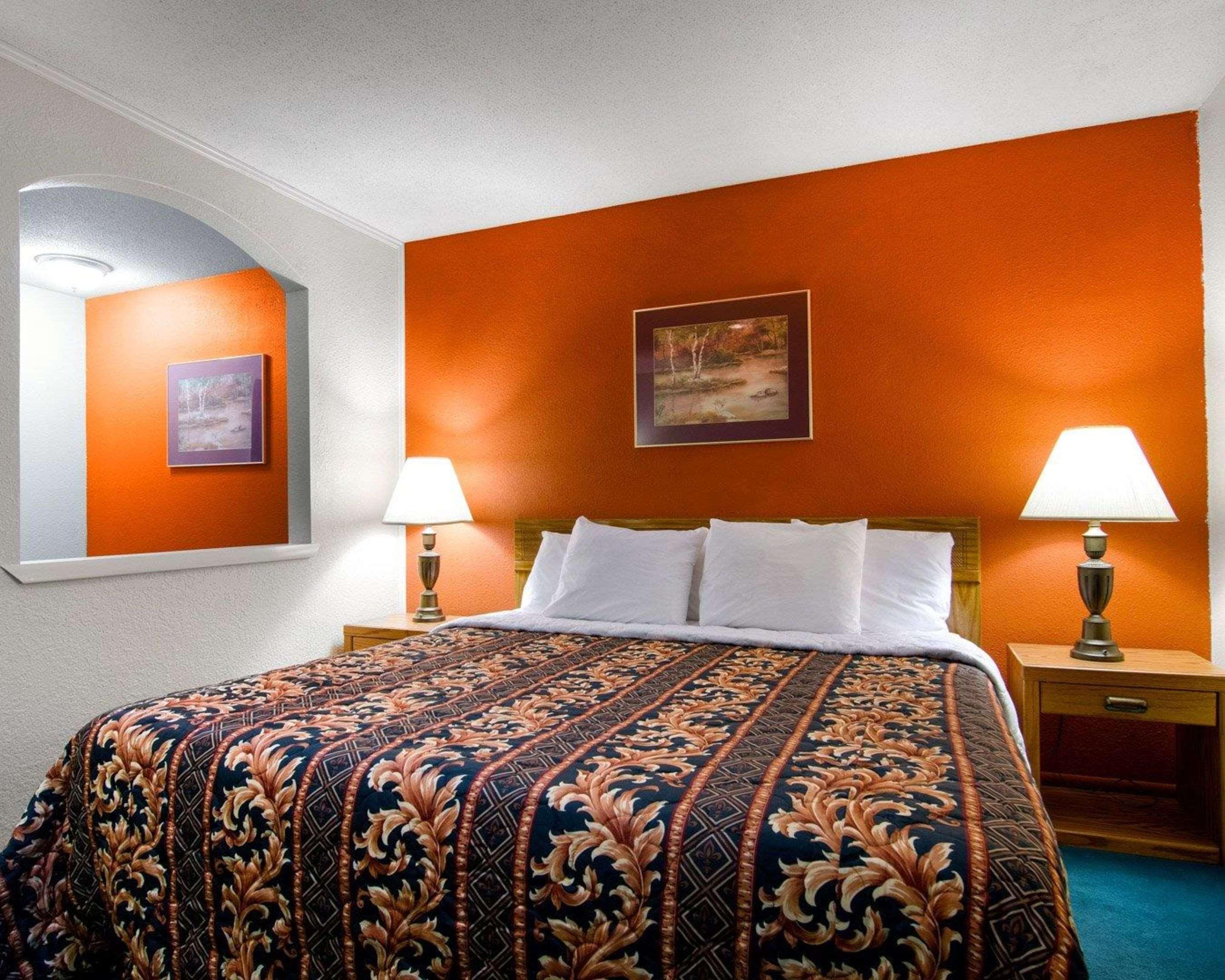 Knights Inn & Suites Emporia Ngoại thất bức ảnh