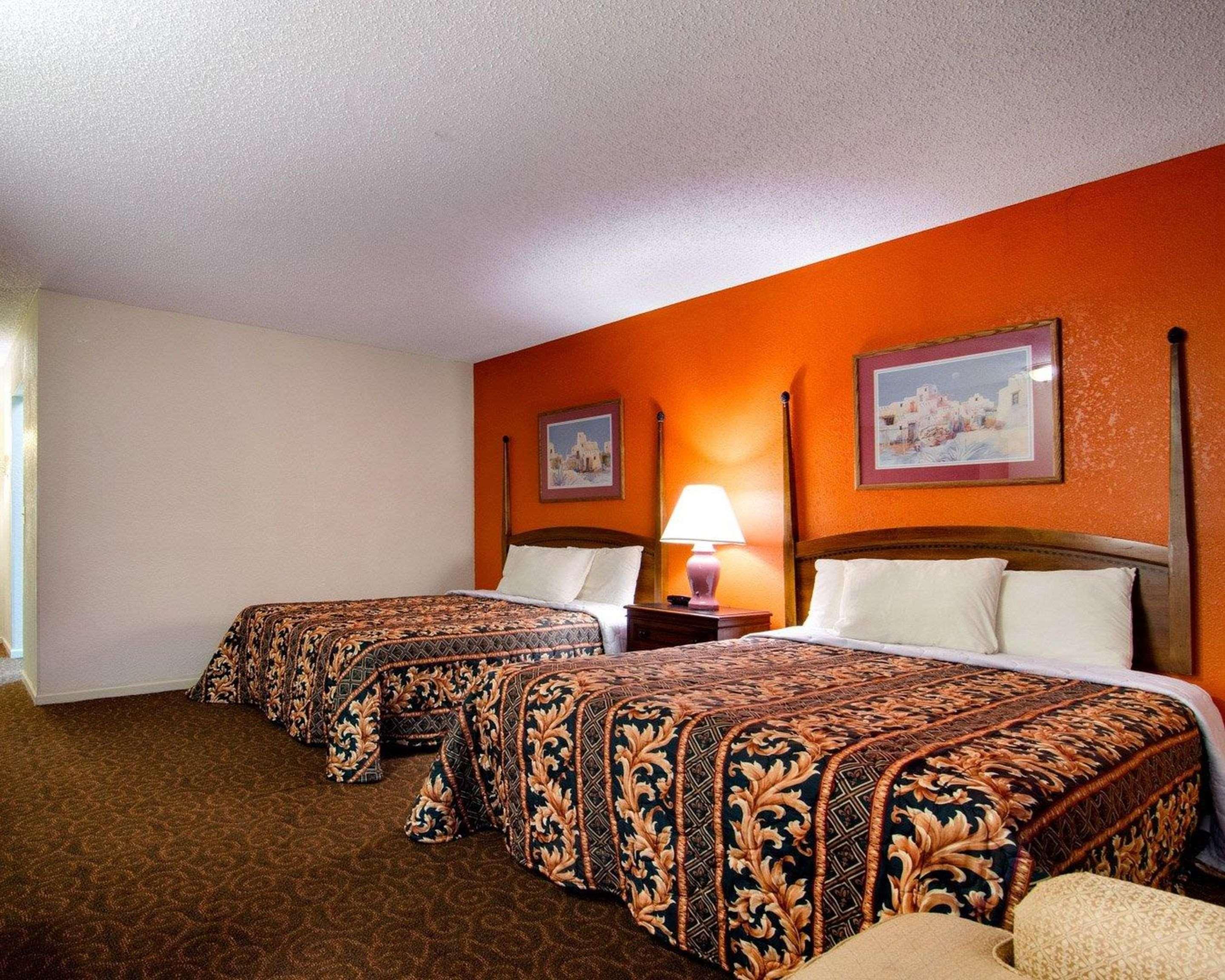 Knights Inn & Suites Emporia Ngoại thất bức ảnh