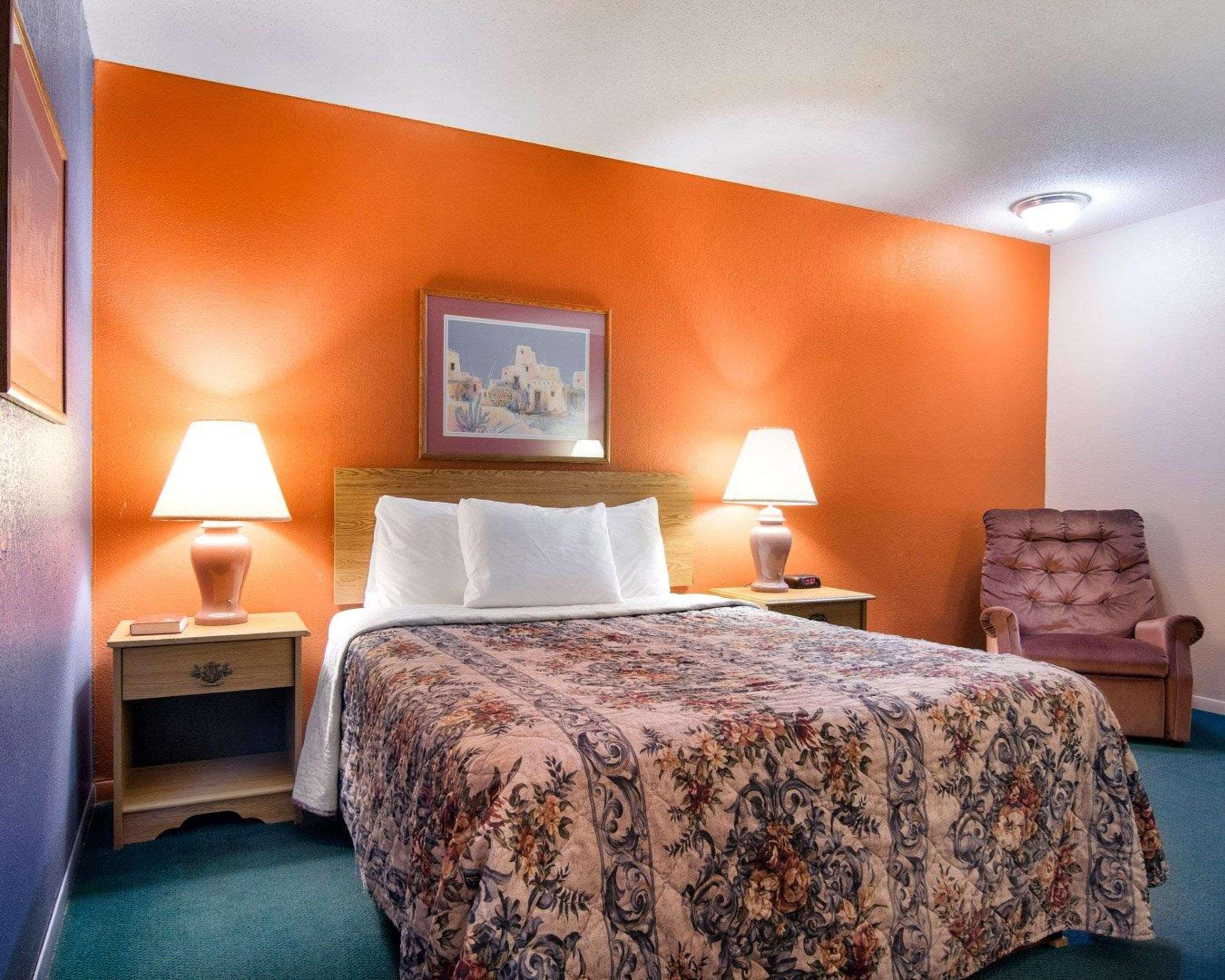 Knights Inn & Suites Emporia Ngoại thất bức ảnh