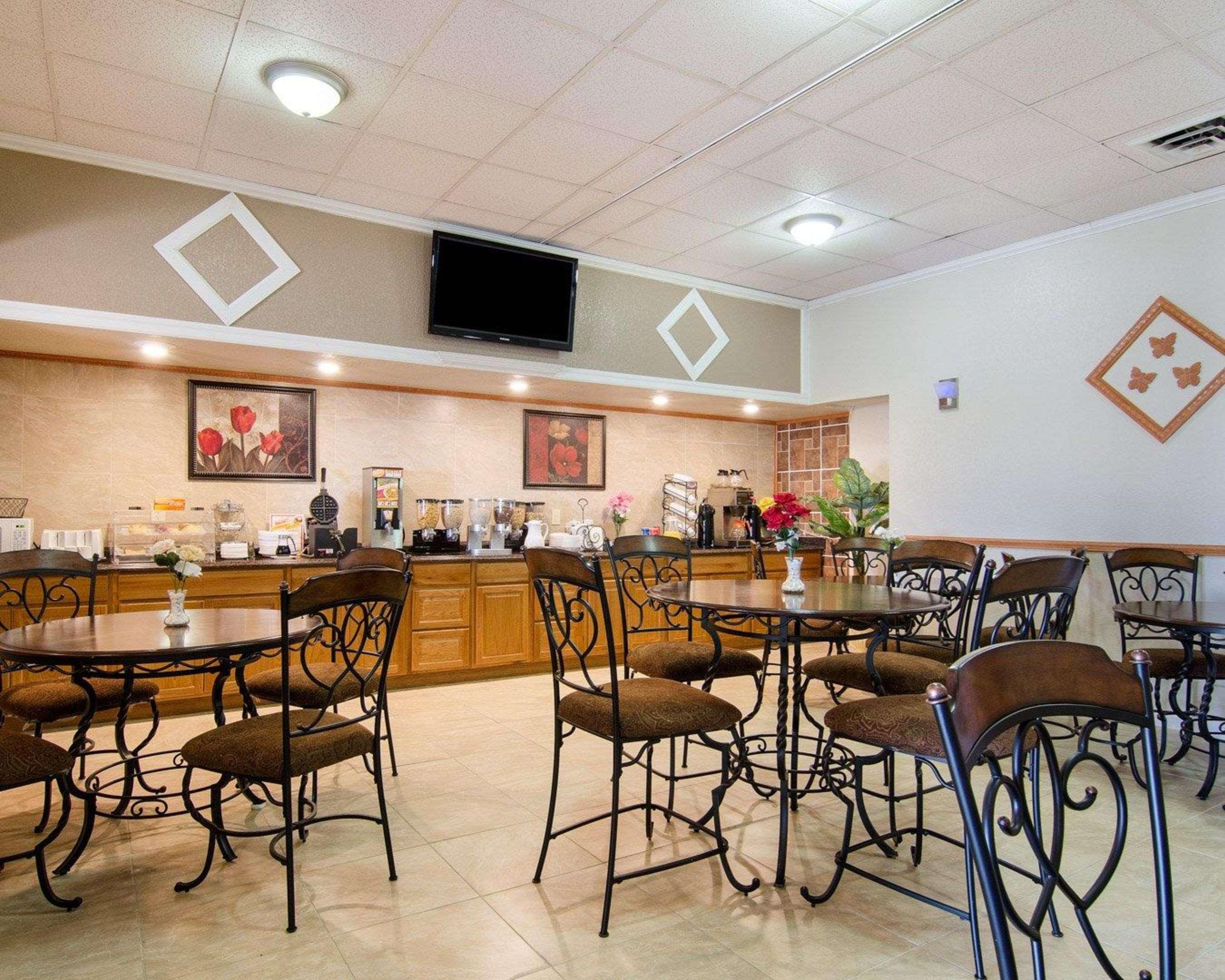 Knights Inn & Suites Emporia Ngoại thất bức ảnh